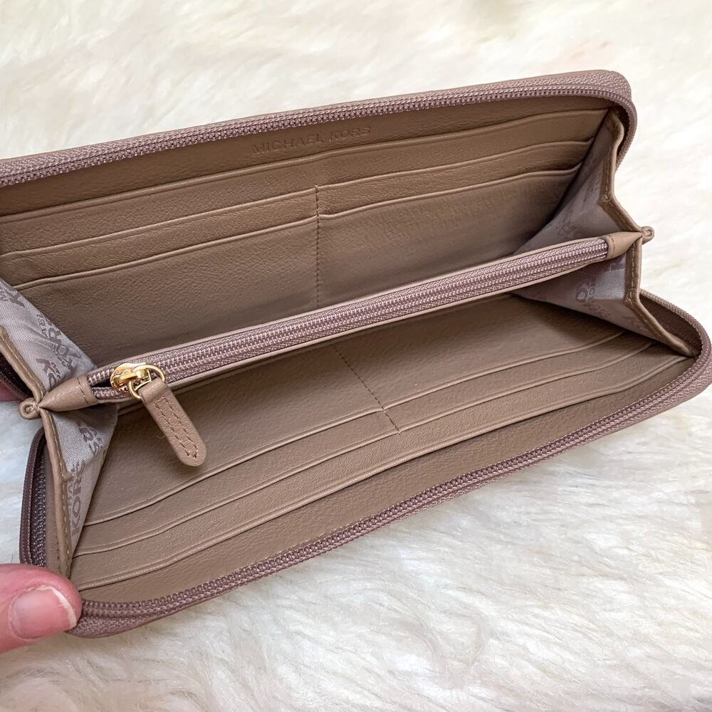 MICHAEL KORS Dark Khaki Taupe Leather Zip Around SARATOGA Continental Wallet - Picture 7 of 16